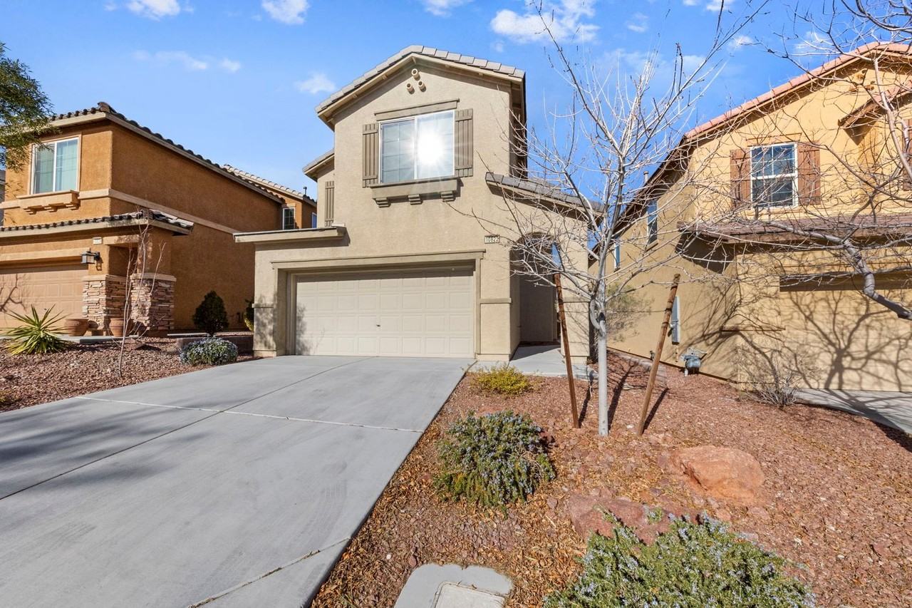 10822 Hunters Green Ave - Photo 2 of 50