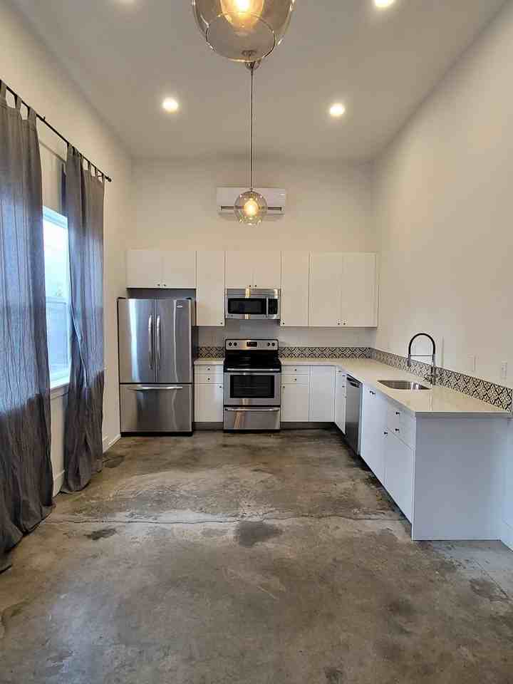 7008 Ne Rodney Ct - Photo 4 of 19