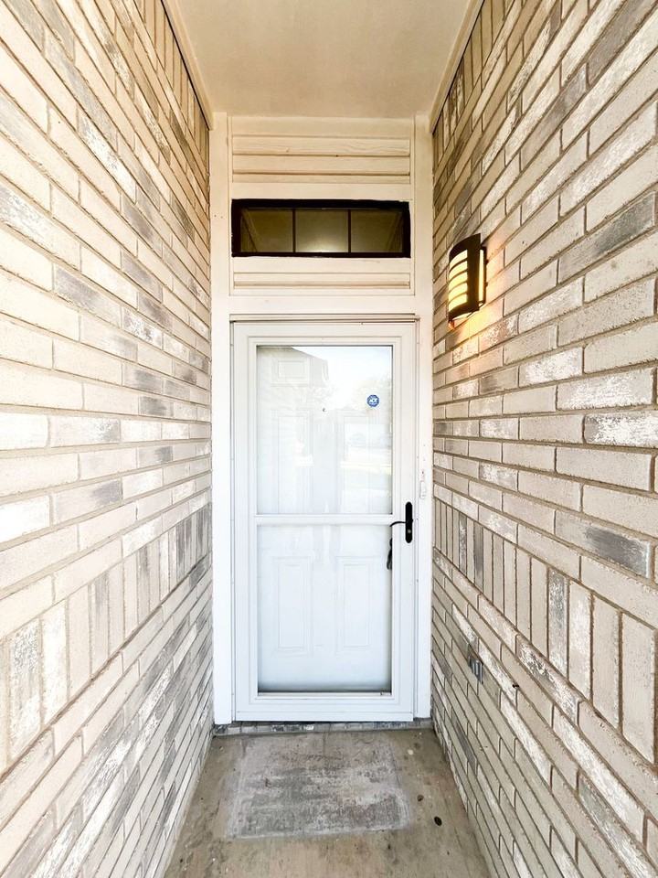 4505 Bluestem Ln - Photo 3 of 43