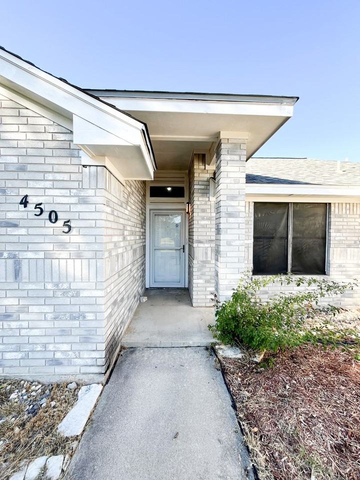 4505 Bluestem Ln - Photo 4 of 43