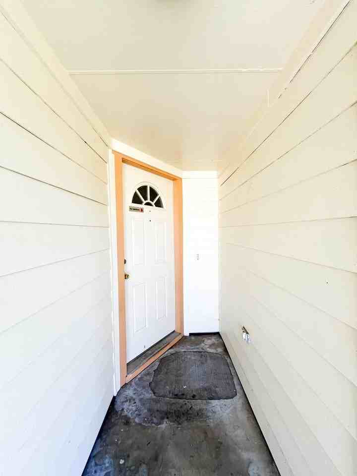 1504 Jefferis Ave - Photo 2 of 35