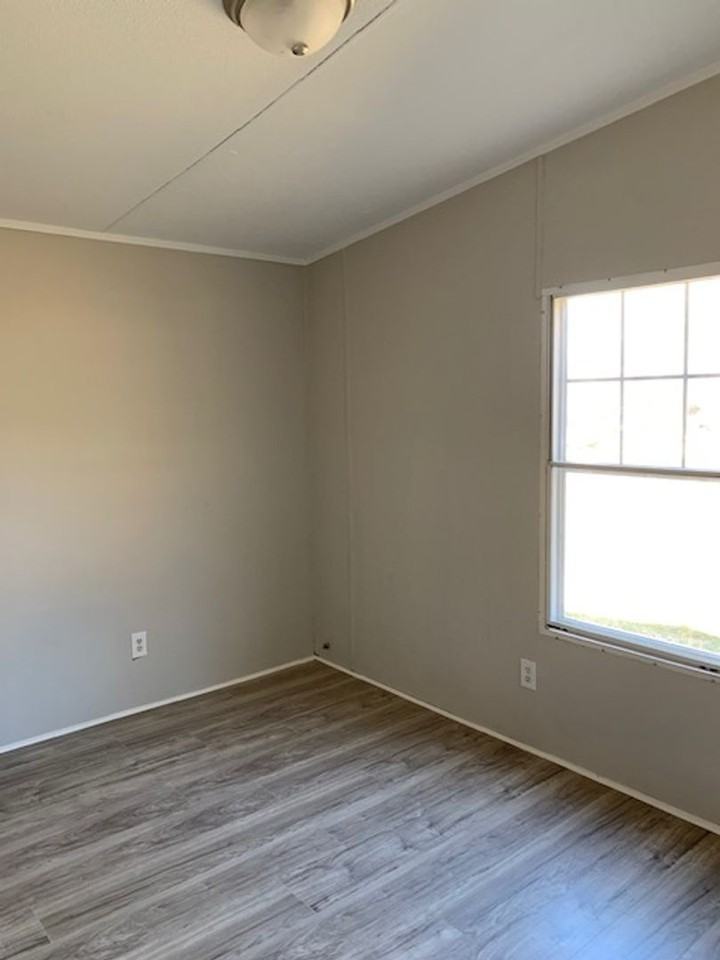 310 Tibbs Dr - Photo 3 of 12