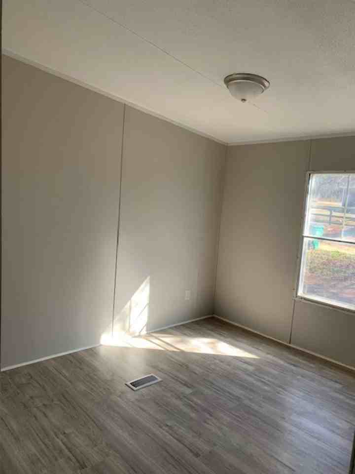 310 Tibbs Dr - Photo 7 of 12