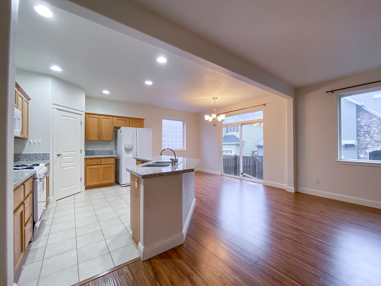 4638 Ne Beaumead Ln - Photo 4 of 27