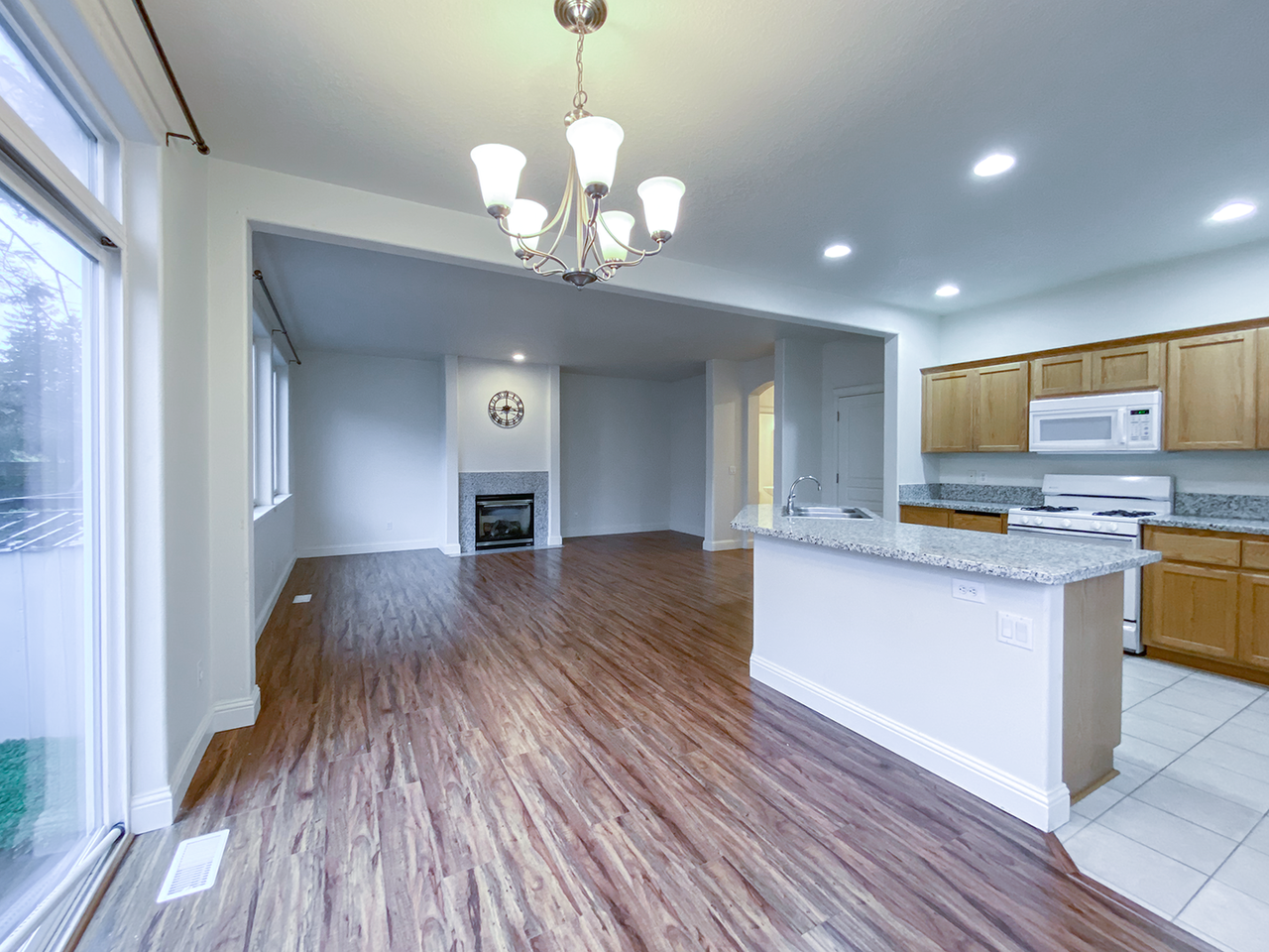 4638 Ne Beaumead Ln - Photo 5 of 27