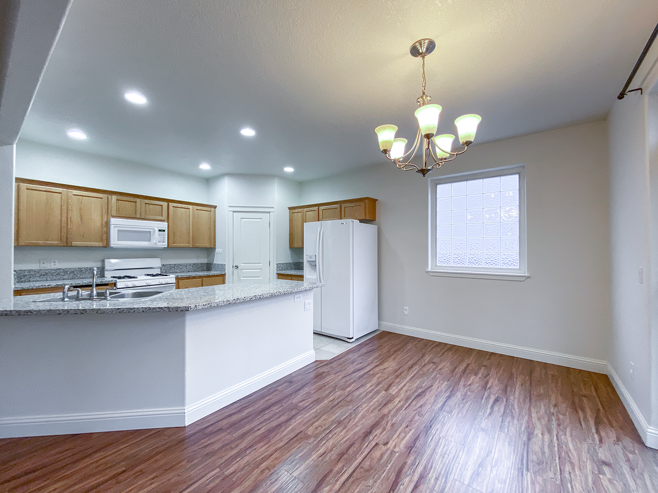 4638 Ne Beaumead Ln - Photo 6 of 27