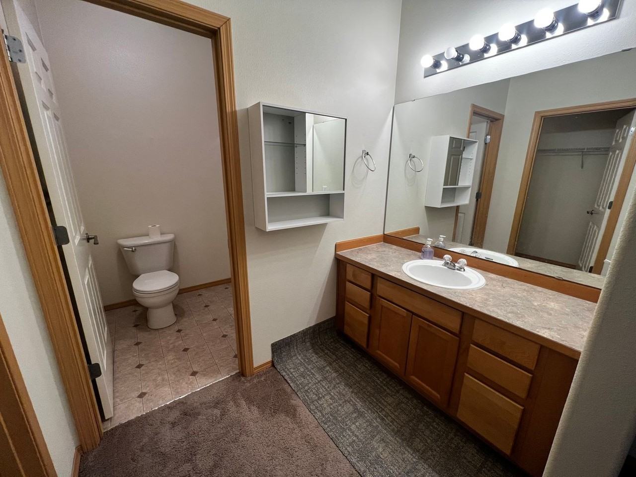 1389 Hudson St - Photo 6 of 11