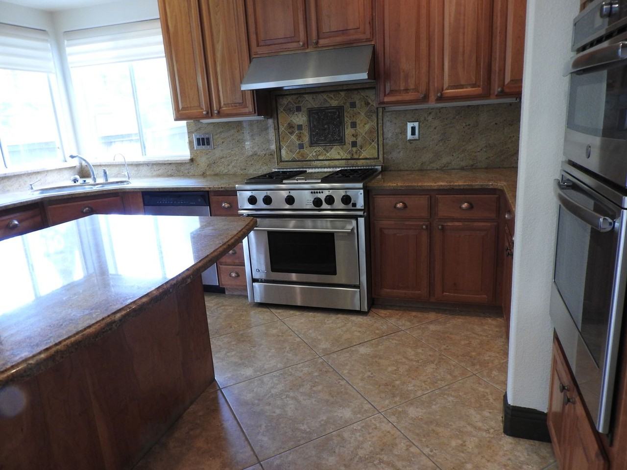 300 Harvest Sky Ct - Photo 3 of 36