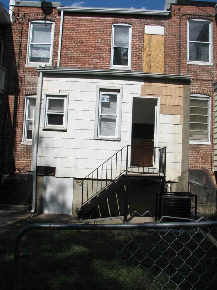 3203 Cliftmont Ave - Photo 5 of 18