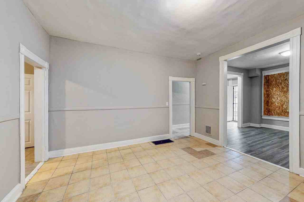 5211 Craig Ave - Photo 7 of 22