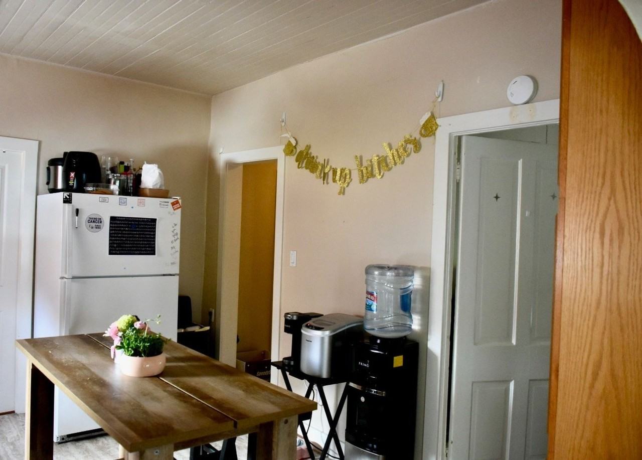 330 N Shaffer St - Photo 3 of 29