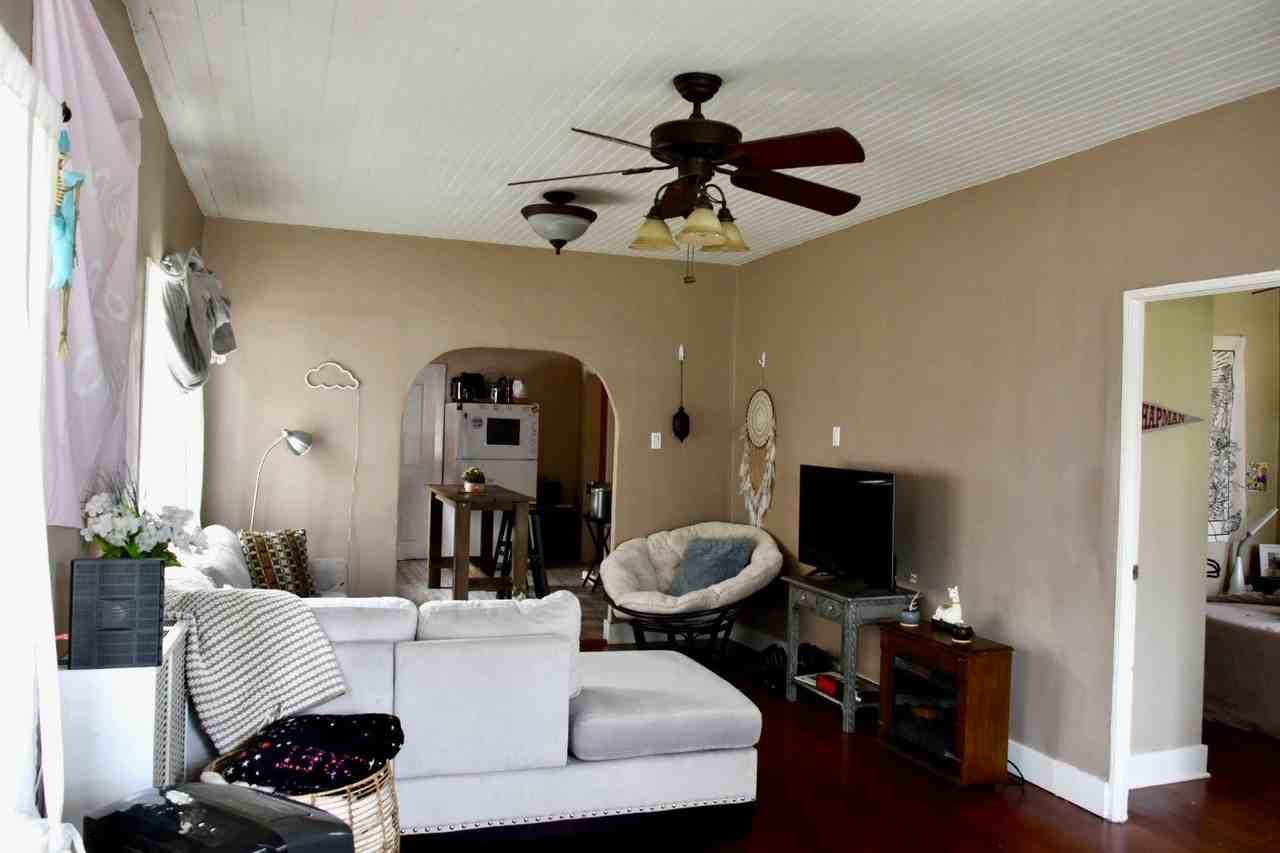 330 N Shaffer St - Photo 6 of 29