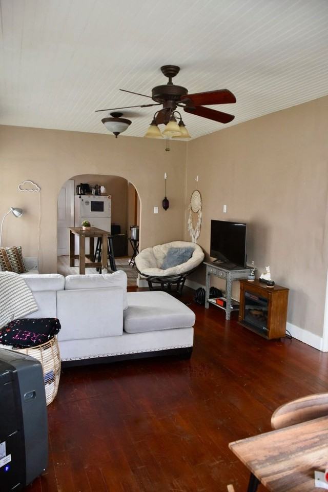 330 N Shaffer St - Photo 7 of 29