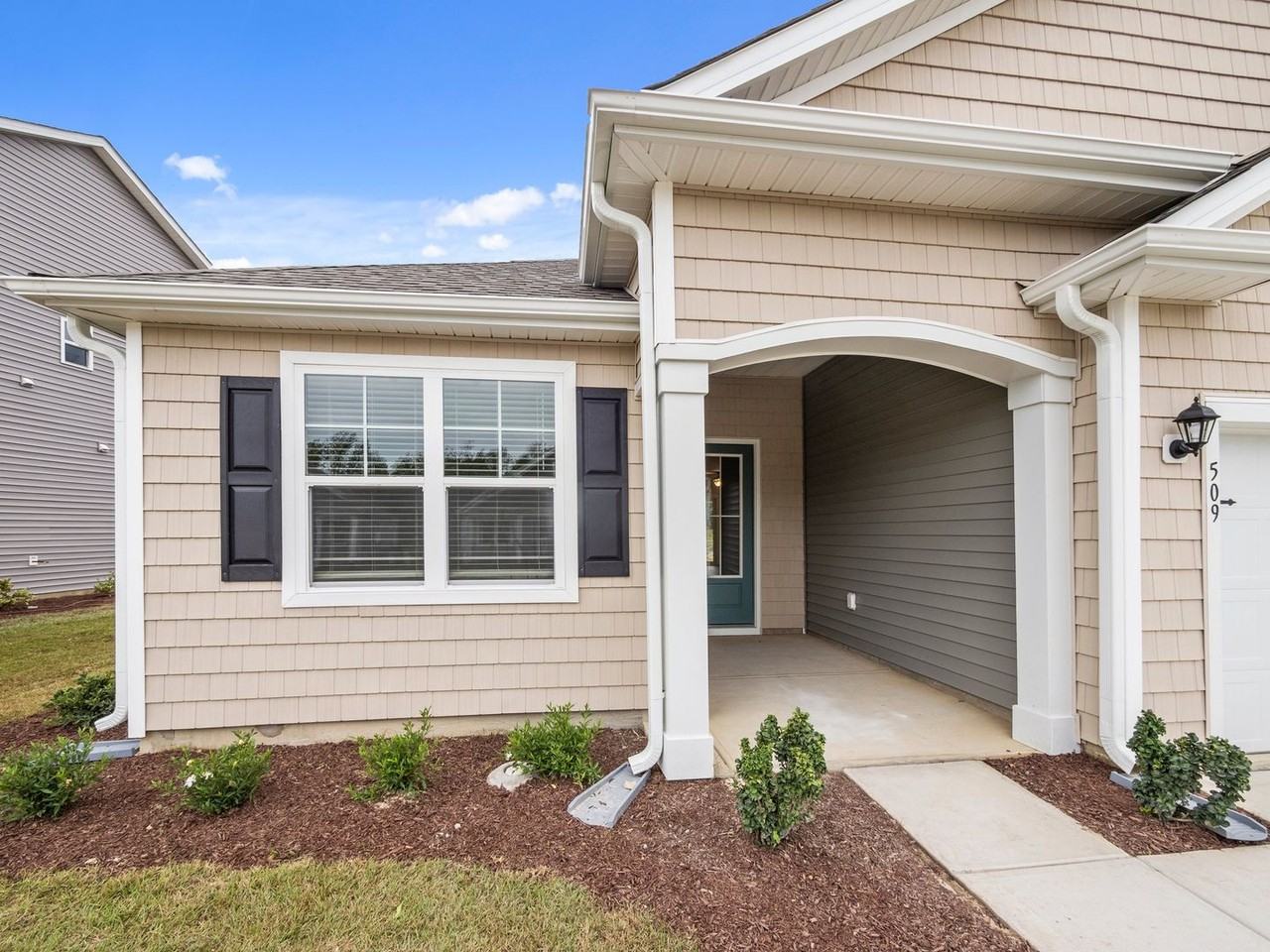 509 Edgewater Way - Photo 3 of 49