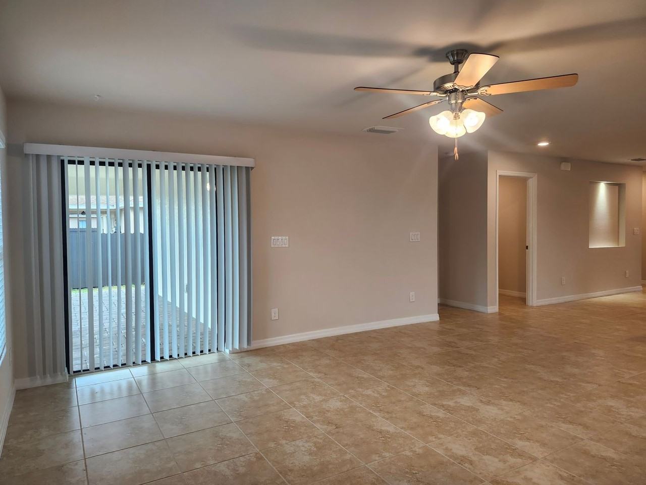 2210 Ne 23rd Pl - Photo 7 of 22