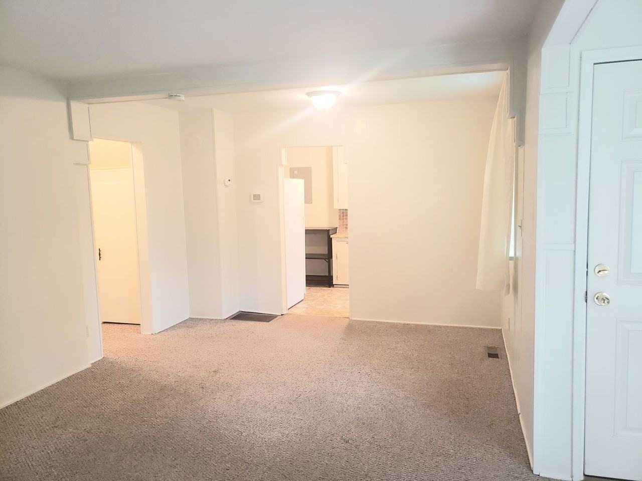 683 W Lincoln St - Photo 2 of 28