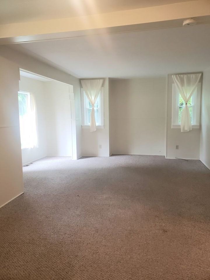 683 W Lincoln St - Photo 4 of 28