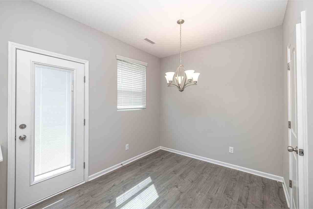 146 S Dorsett St - Photo 6 of 19