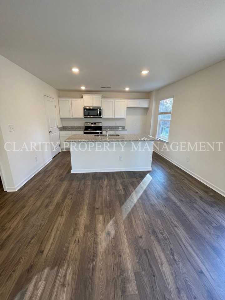 1450 Housley Dr - Photo 7 of 26