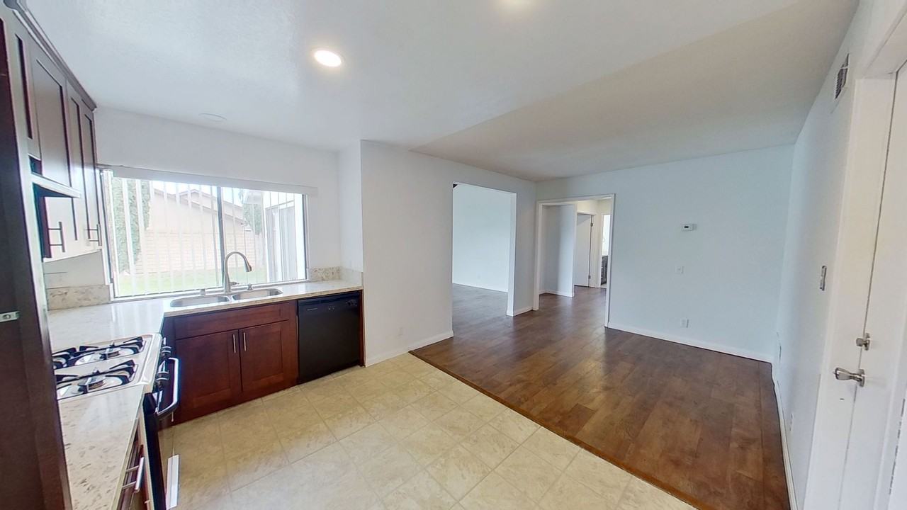 404 N Richard St - Photo 7 of 14