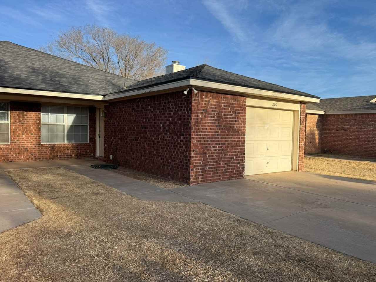 209 Grover Ave - Photo 2 of 19