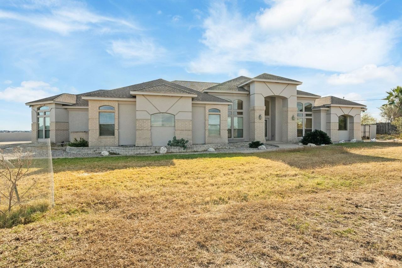 1912 San Pedro Dr - Photo 2 of 23