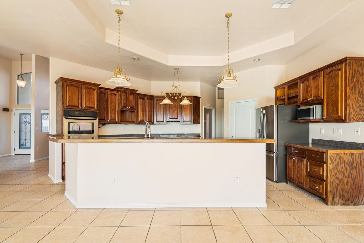 1912 San Pedro Dr - Photo 7 of 23