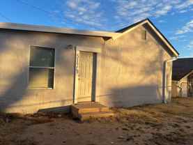 512 1/2 W 15th St - Photo 1 of 1