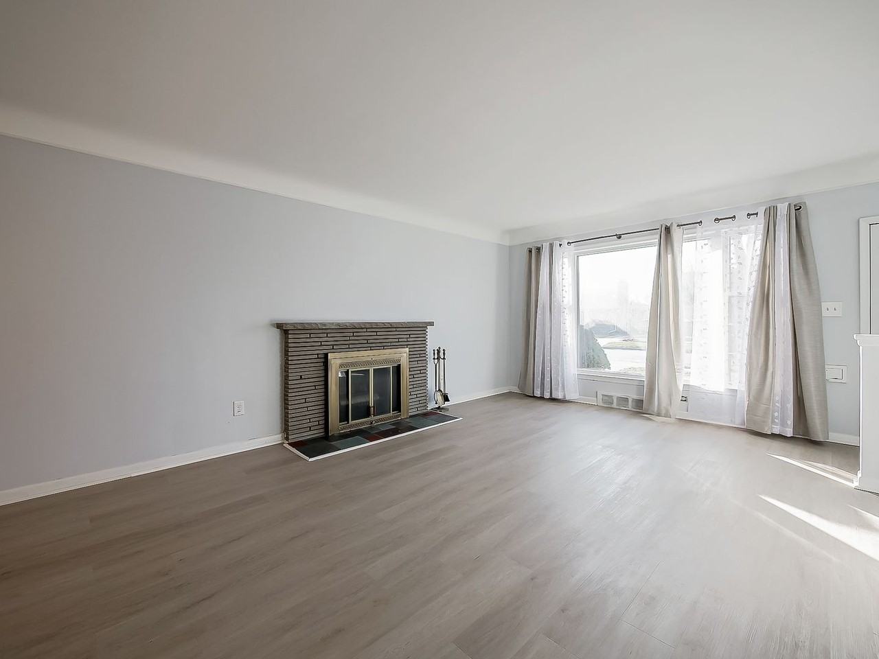 20007 Chalon St - Photo 4 of 42