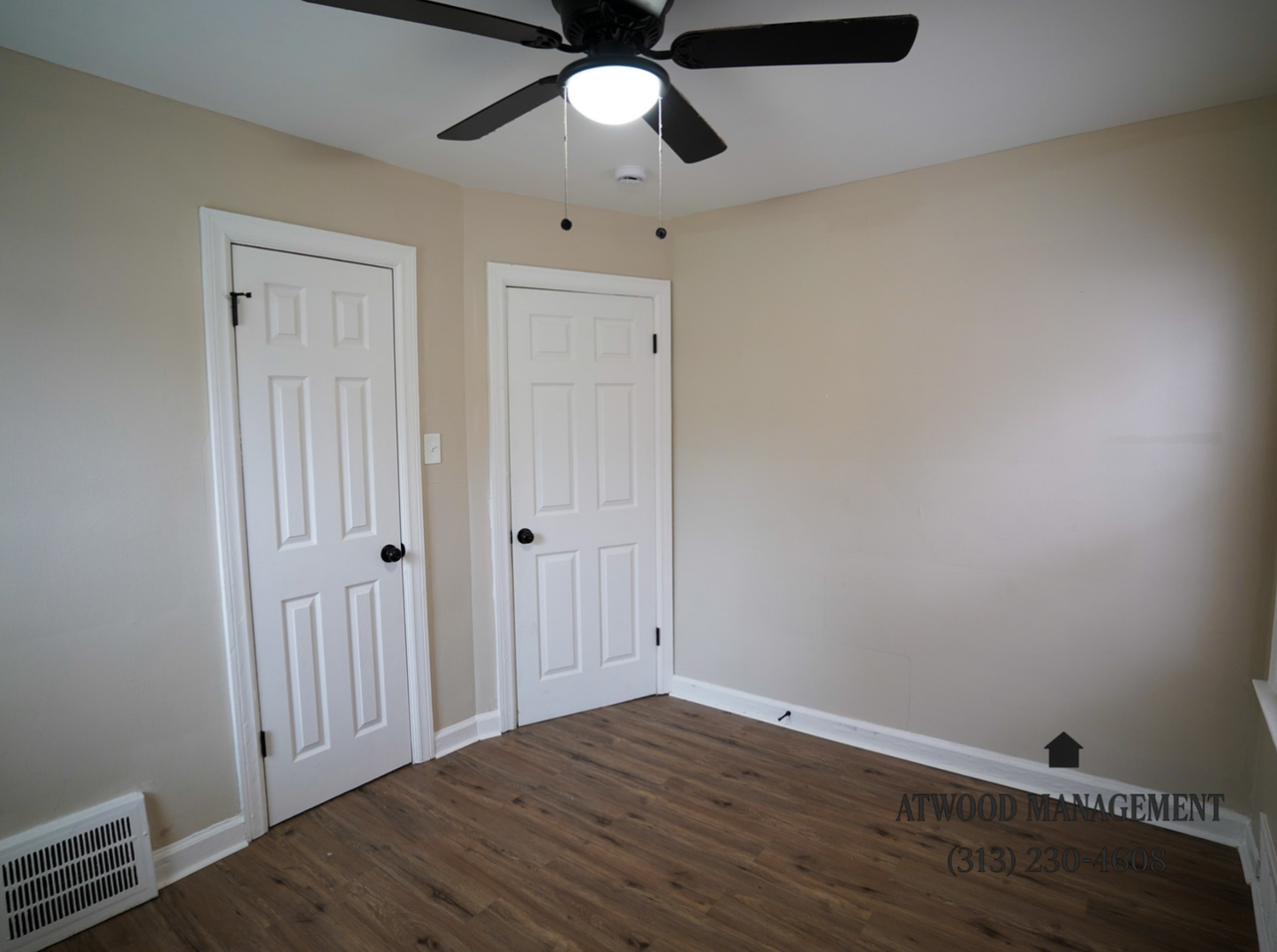 9546 Sussex St - Photo 6 of 8