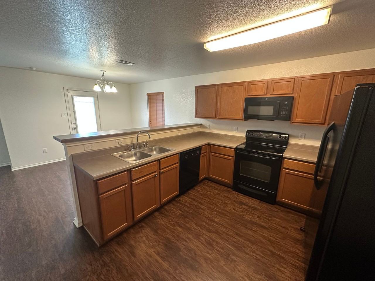 3408 Regency Ct - Photo 7 of 24