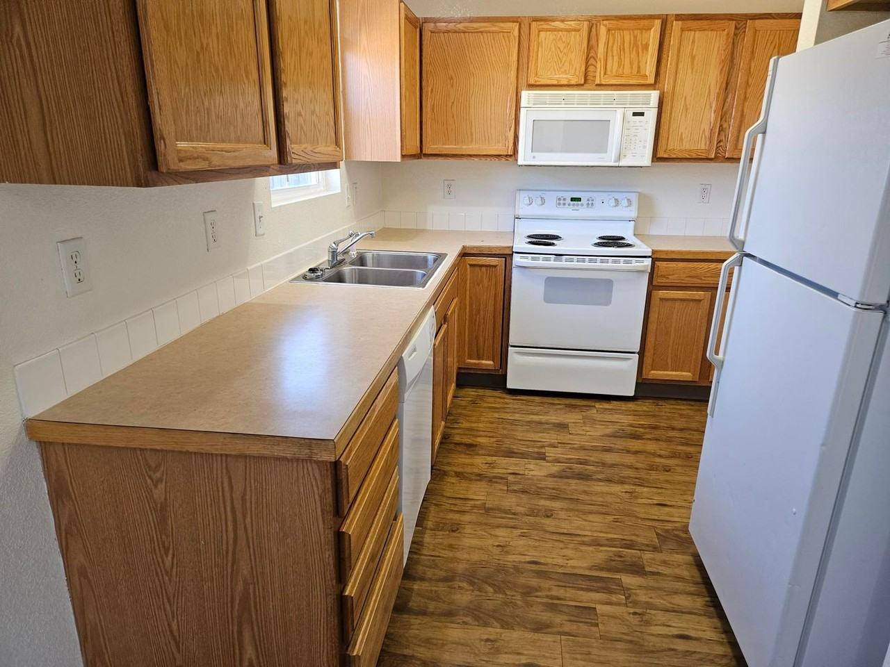 1739 Rowan Ln - Photo 5 of 16