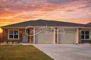 featured image of 3204 Stonewall Dr #B