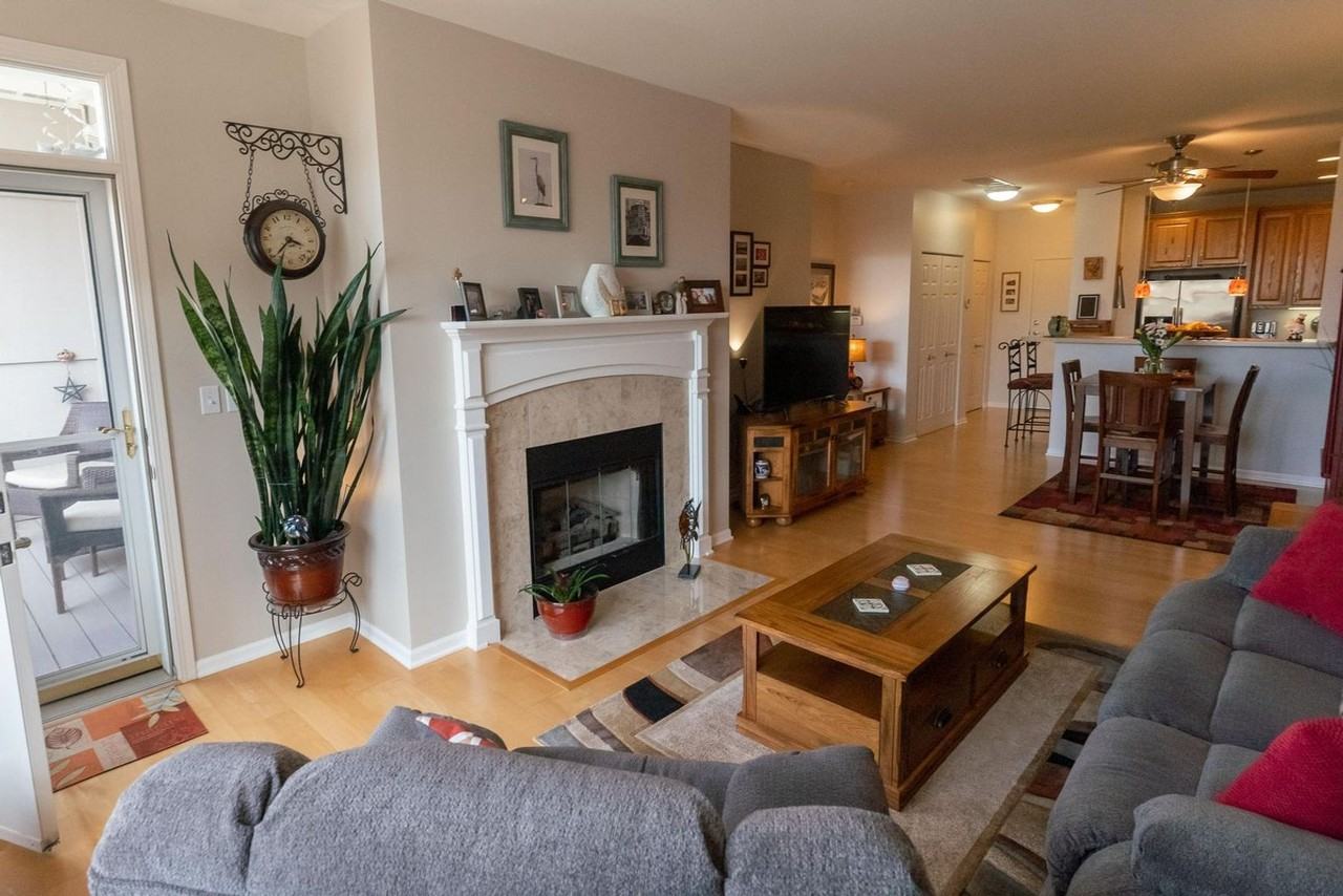 3872 S Lake Dr #211 - Photo 3 of 18