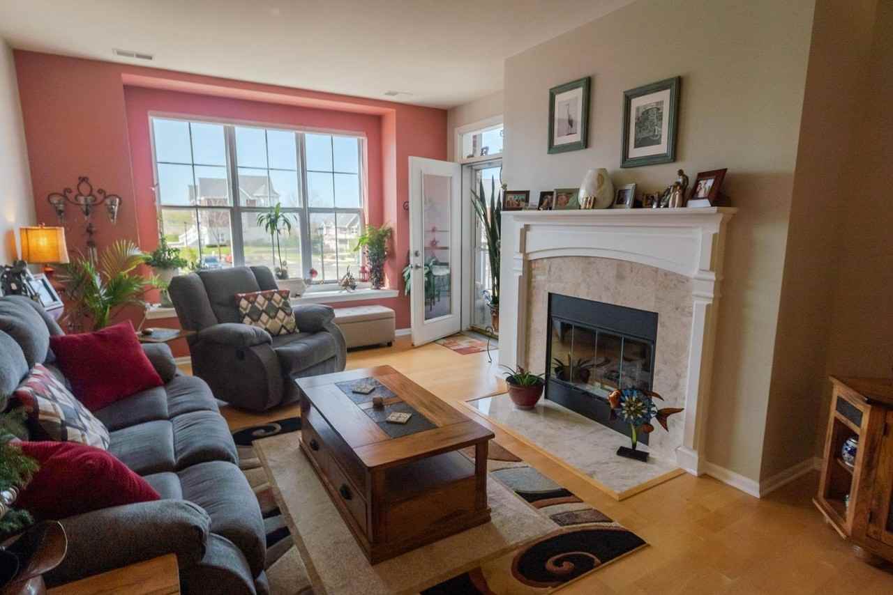 3872 S Lake Dr #211 - Photo 4 of 18