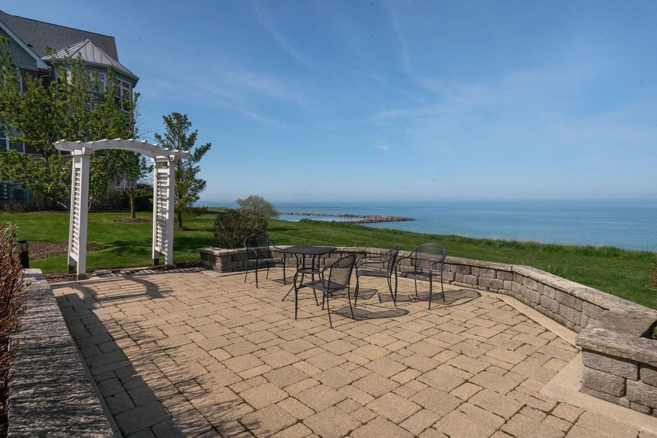 3872 S Lake Dr #211 - Photo 6 of 18