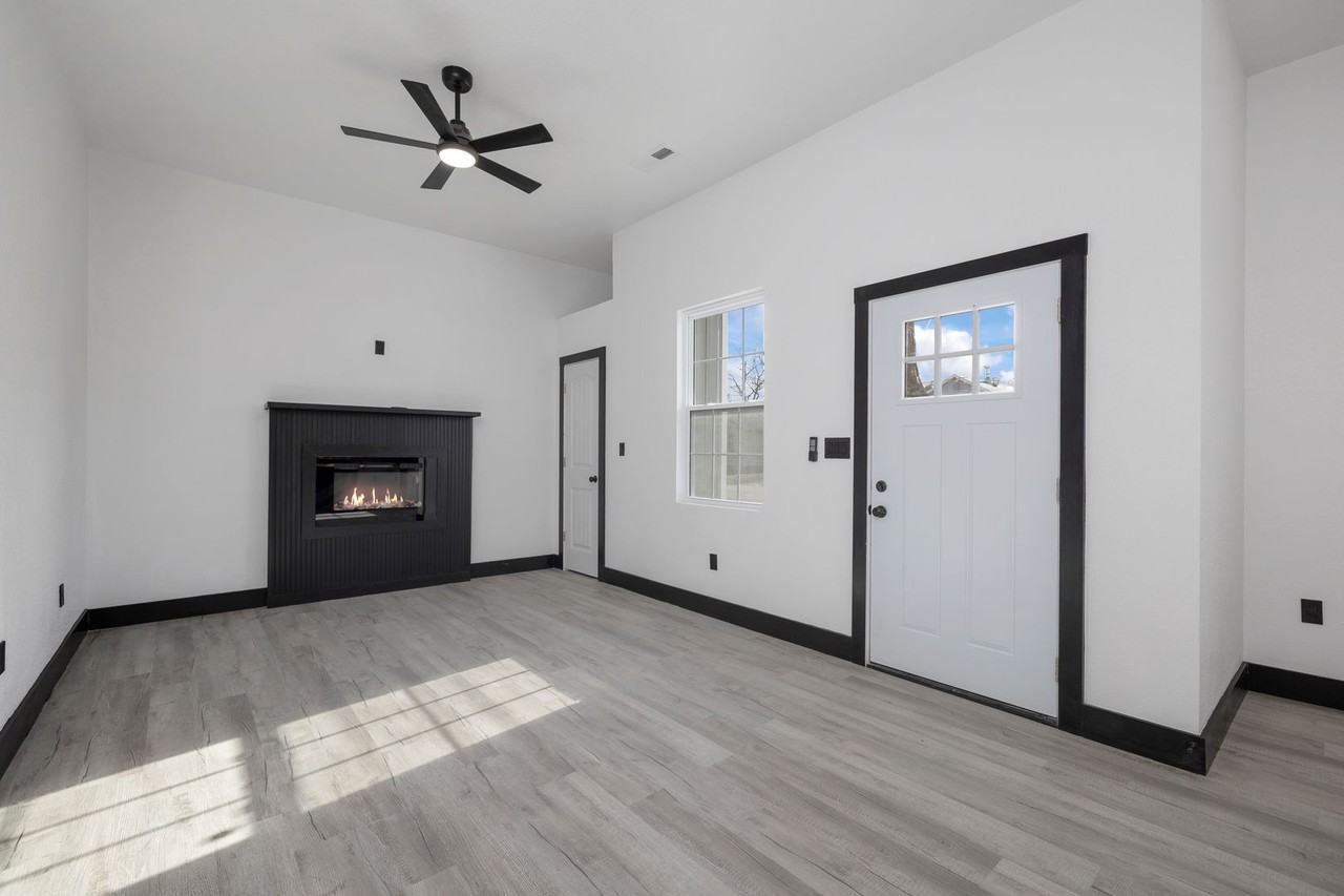 217 W Ramsey St - Photo 4 of 25