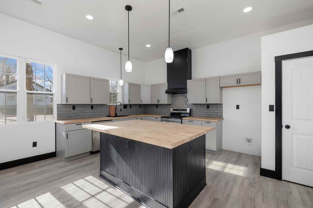 217 W Ramsey St - Photo 6 of 25