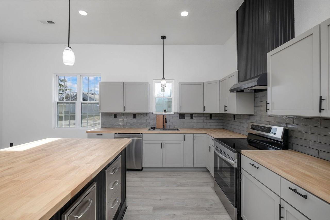 217 W Ramsey St - Photo 7 of 25