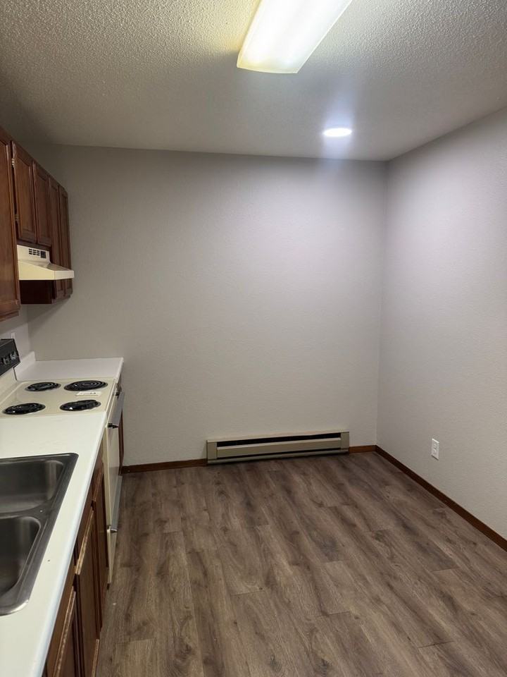 Darcys Apartments - Photo 2 of 17