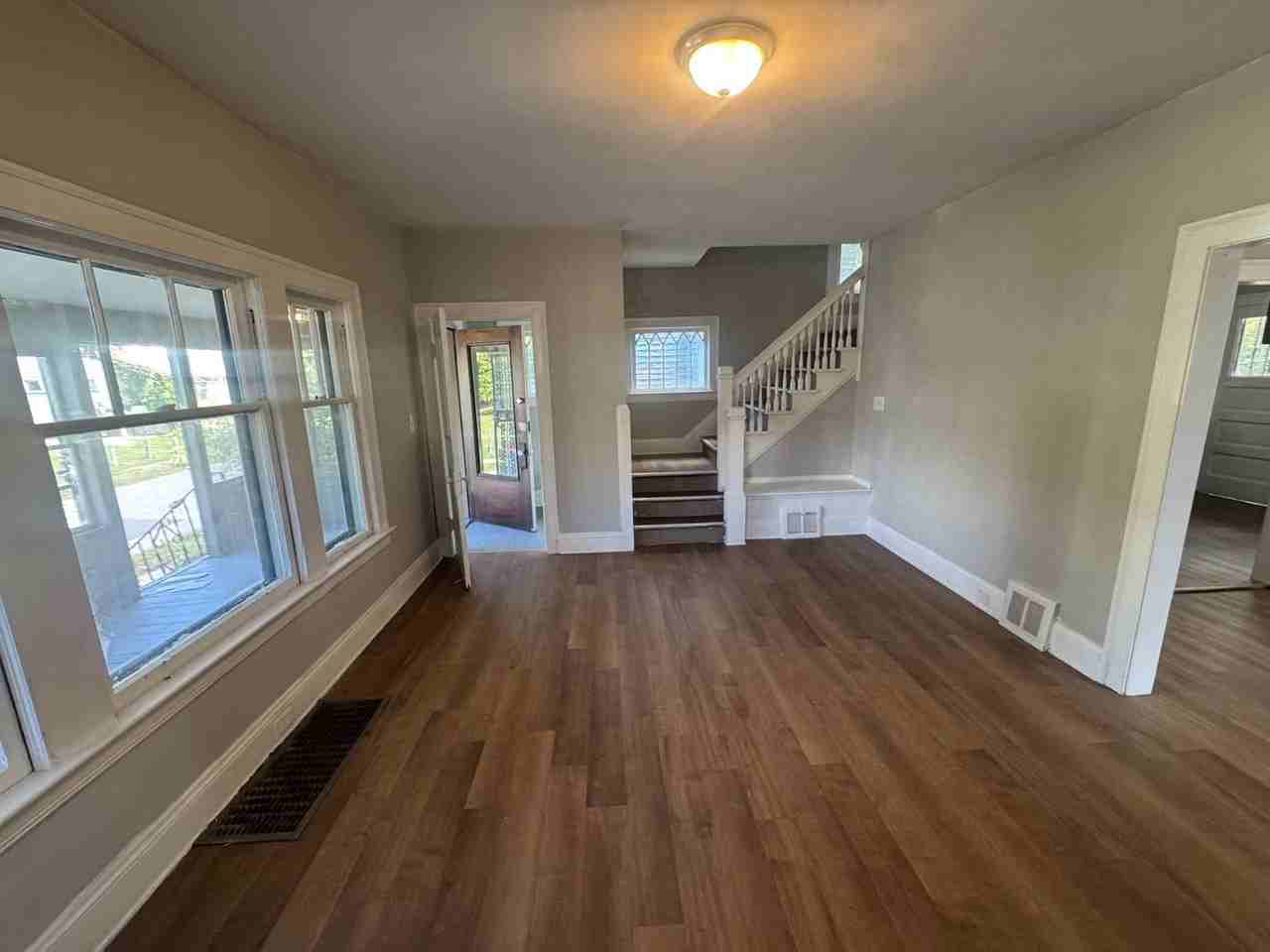 14200 Scioto Ave - Photo 2 of 21