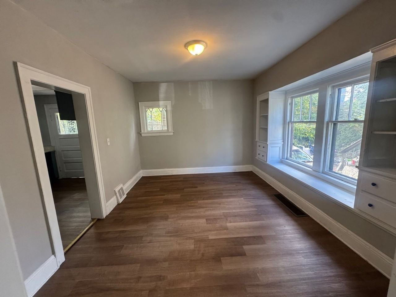 14200 Scioto Ave - Photo 3 of 21