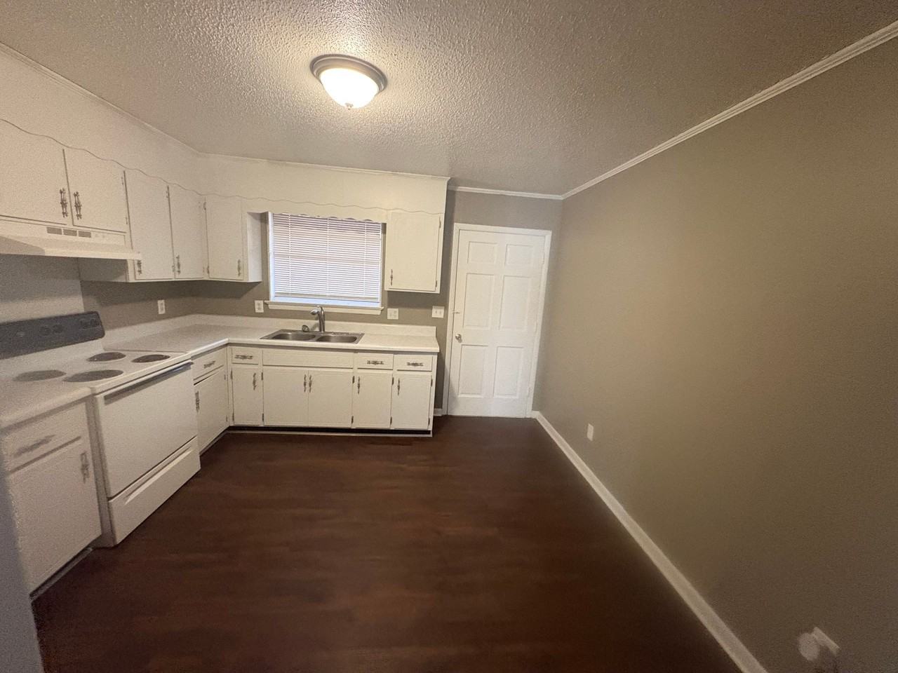 77 Dolphin Ln - Photo 3 of 40