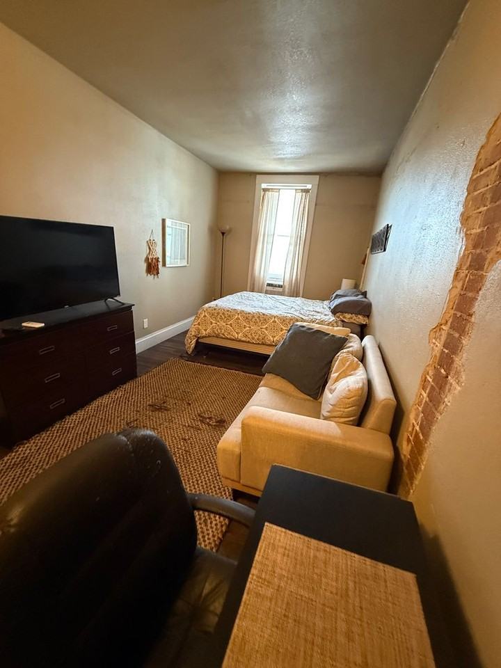 1117 Superior Ave - Photo 7 of 9