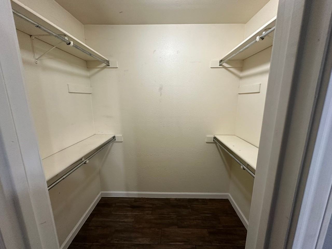 3501 Warfield Dr - Photo 6 of 19