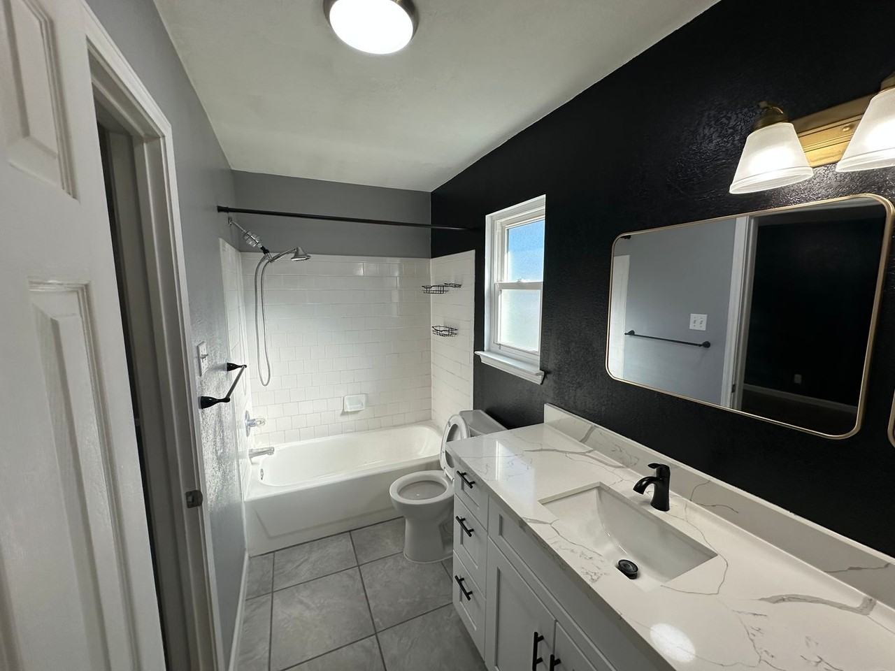 3501 Warfield Dr - Photo 7 of 19