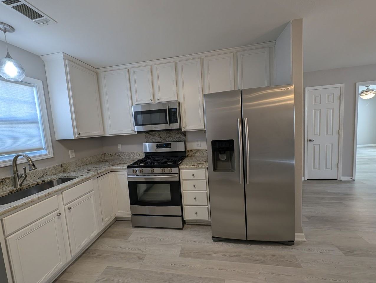 4656 Sooner Ln - Photo 4 of 29