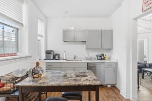 6565 N. Lakewood Apartments – Modern Comfort in Rogers Park - Photo 1 of 1