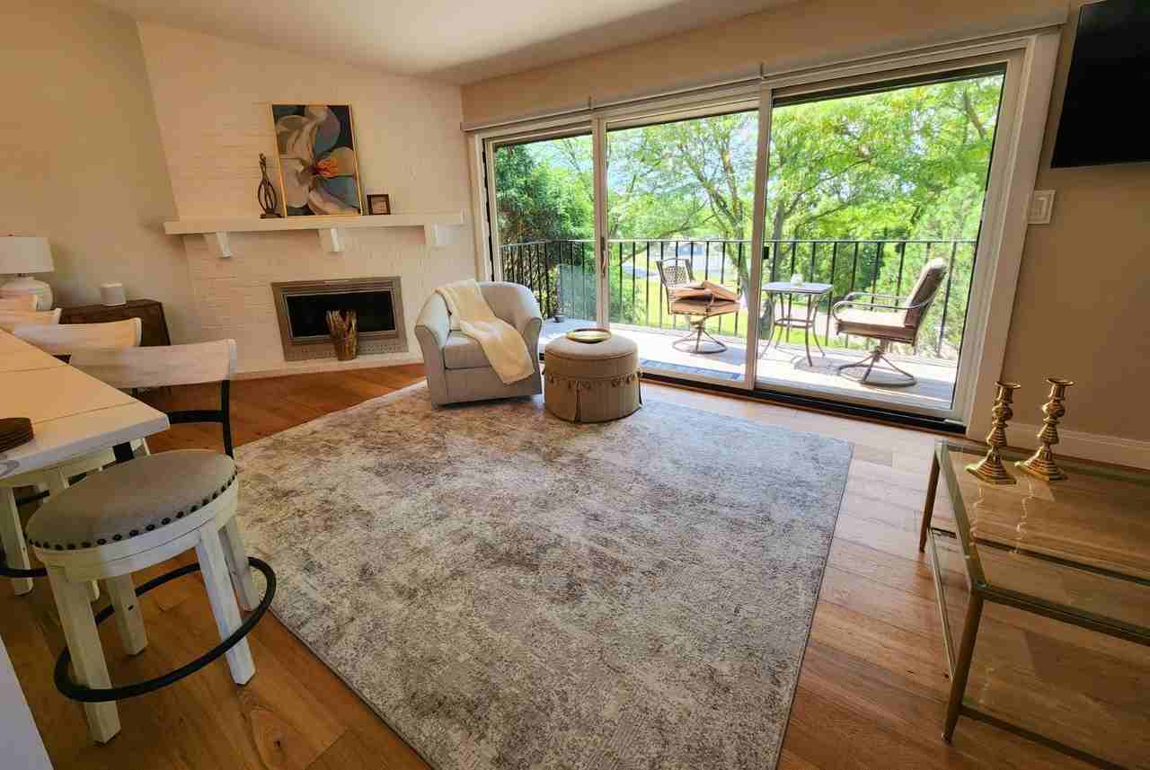 34 Lausanne Ct #02 - Photo 2 of 13