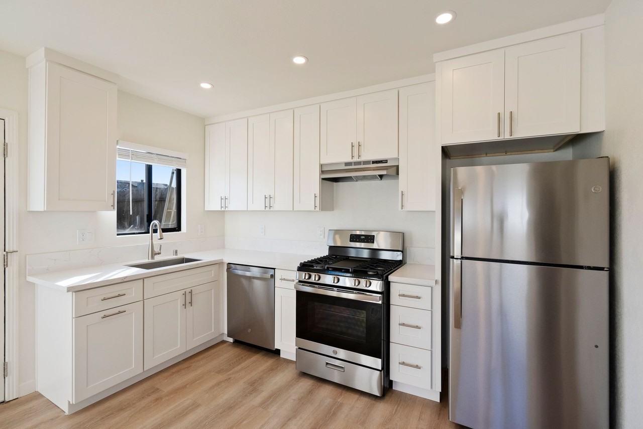 230 S Alpine - Photo 3 of 50